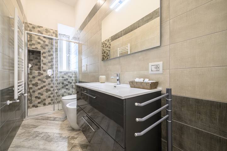 [LUNGOMARE 6min] Suite Deluxe “Miraglia” + Parking gallery image 3