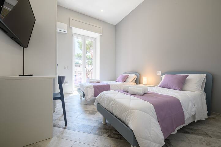 [LUNGOMARE 6min] Suite Deluxe “Miraglia” + Parking gallery image 2