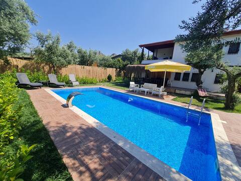Ancient House Iznik
Heated Pool