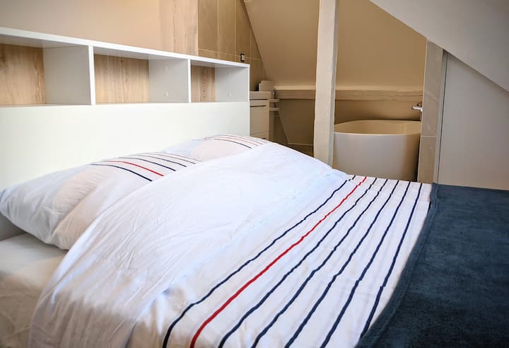 Lit double (140 x 200 cm).