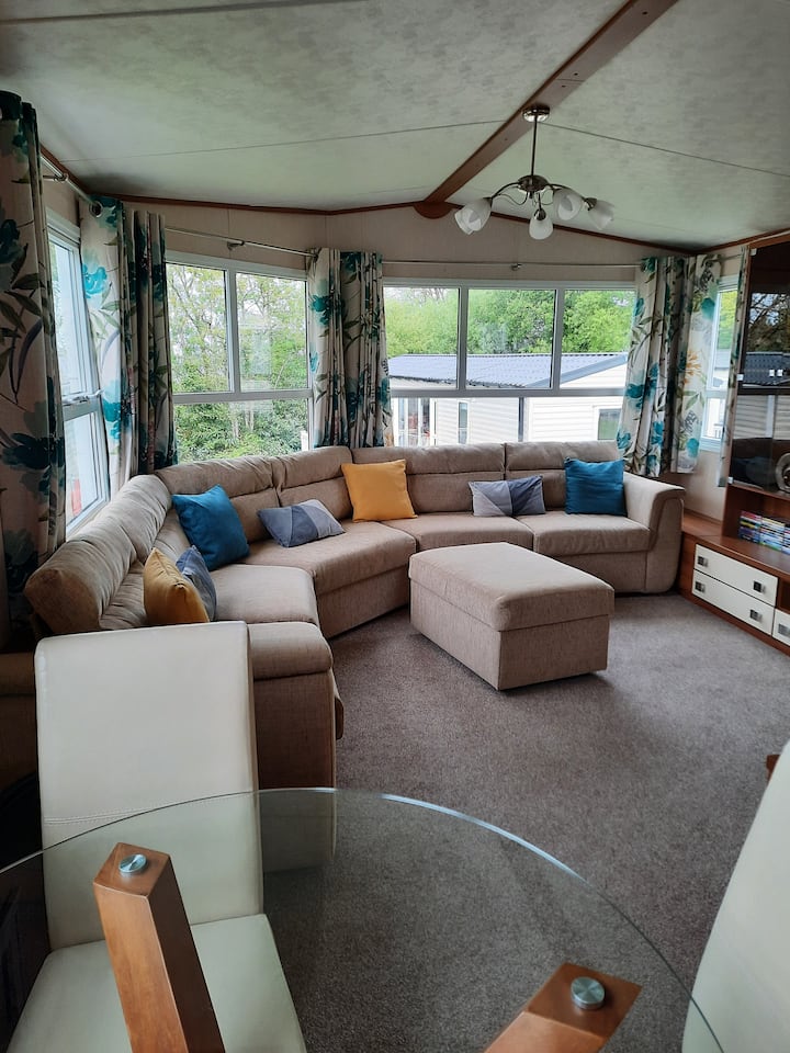 Deluxe 6 Berth Luxury Caravan In Bideford Bay. - Clovelly