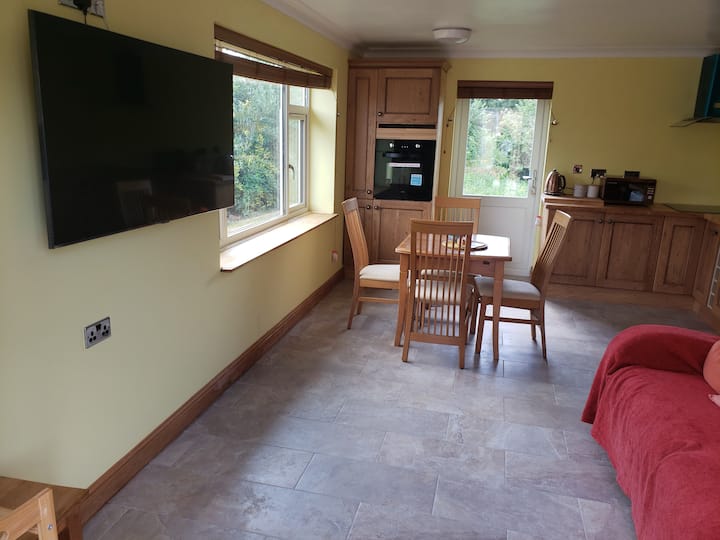 Peaceful Cottage In Orchard With Hot Tub And Sauna - Spalding