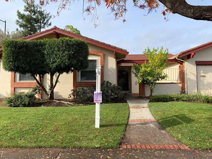 K room near De Anza Houses for Rent in Cupertino, California, United