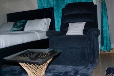 Elegant & comfy studio apartment, Eastern Bypass