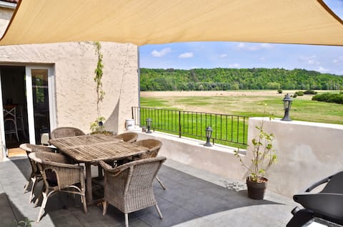 Comfortable family home steps from medieval Noyers