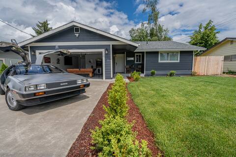 Lively 2 BDRM Home Filled with Amenities