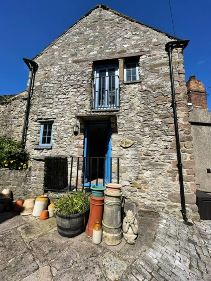 Stylish upside down, 2 bed cottage, Matlock Houses for Rent in