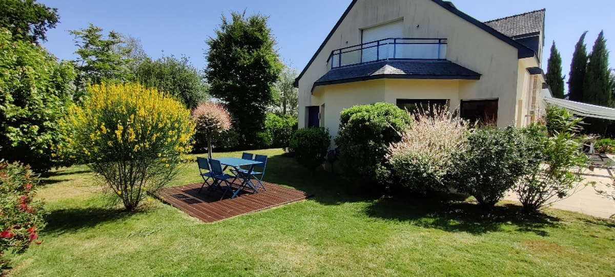 Successful Airbnb property: 2 rooms on the Gulf in a green setting in Sarzeau