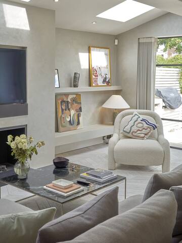 Stunning remodelled Victorian family home gallery image 4