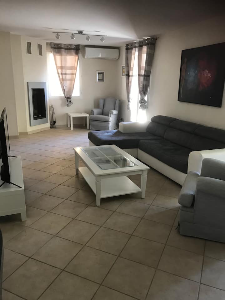 Maison Mitoyenne Proche Nice Avec Piscine - 6 Pers - ニース