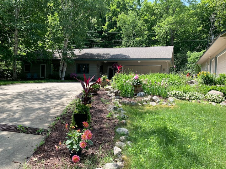 Cherry Lane Cottage 3 Bedrooms off Walloon Lake Cottages for Rent in