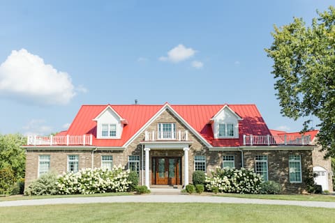 Luxurious 5-Bed Escape in Heart of Bourbon Trail