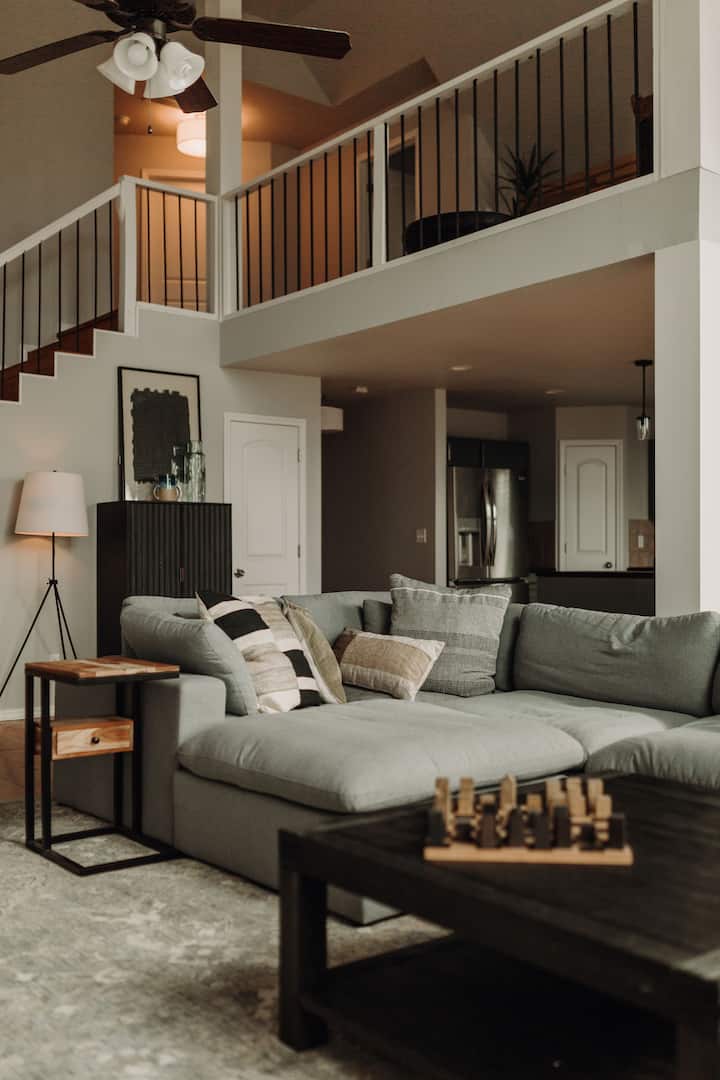 Lake & Hillside Sunset Views Minutes to Marinas! Cabins for Rent in Park Hill, Oklahoma