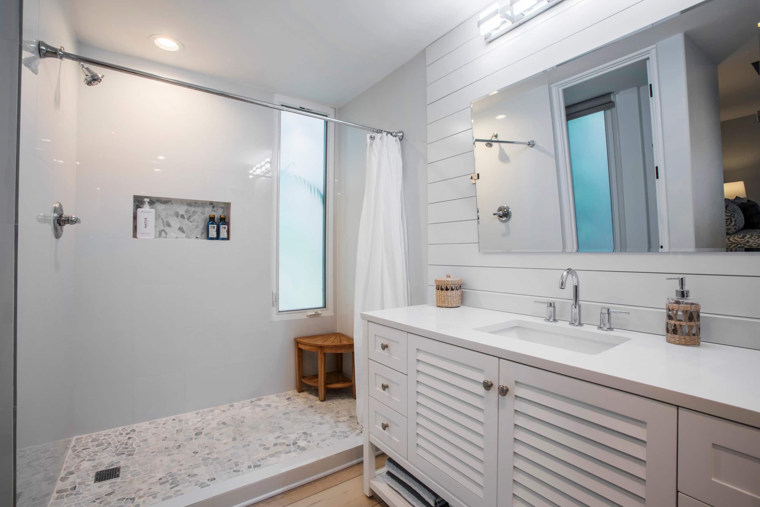 Condo in Kihei · ★4.94 · 1 bedroom · 2 beds · 2 baths - Image 32