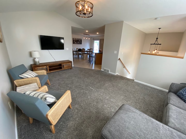 Charming Retreat In Okoboji – Prime Location - Okoboji, IA
