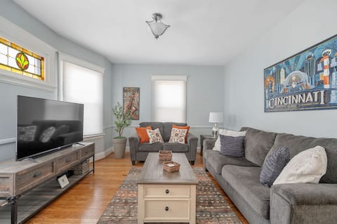 Top performing Airbnb: Cozy Historic Retreat 5min wlk Xavier•10min Dntwn in Evanston