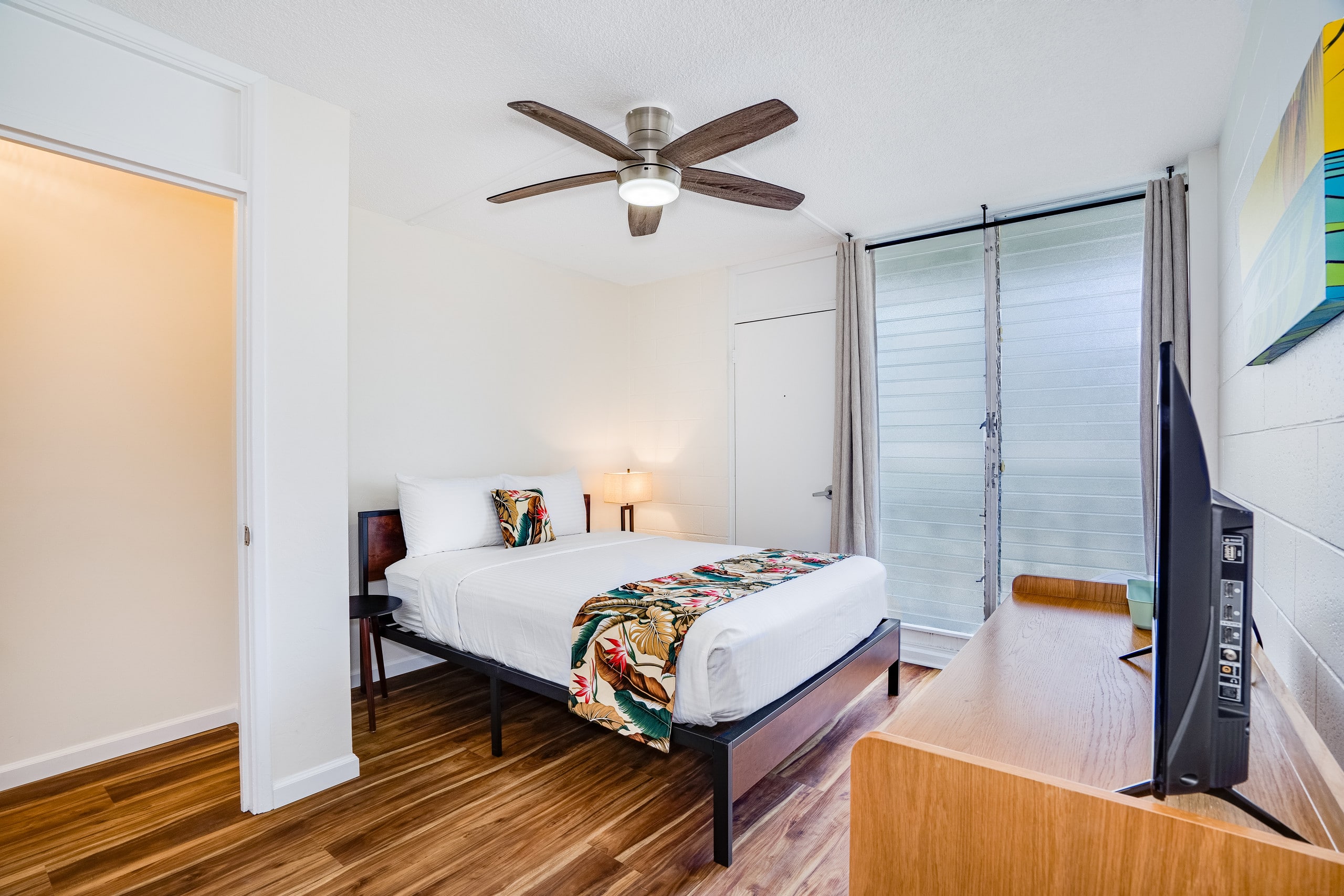 Condo in Honolulu · ★4.73 · 1 bedroom · 2 beds · 1 private bath - Image 9