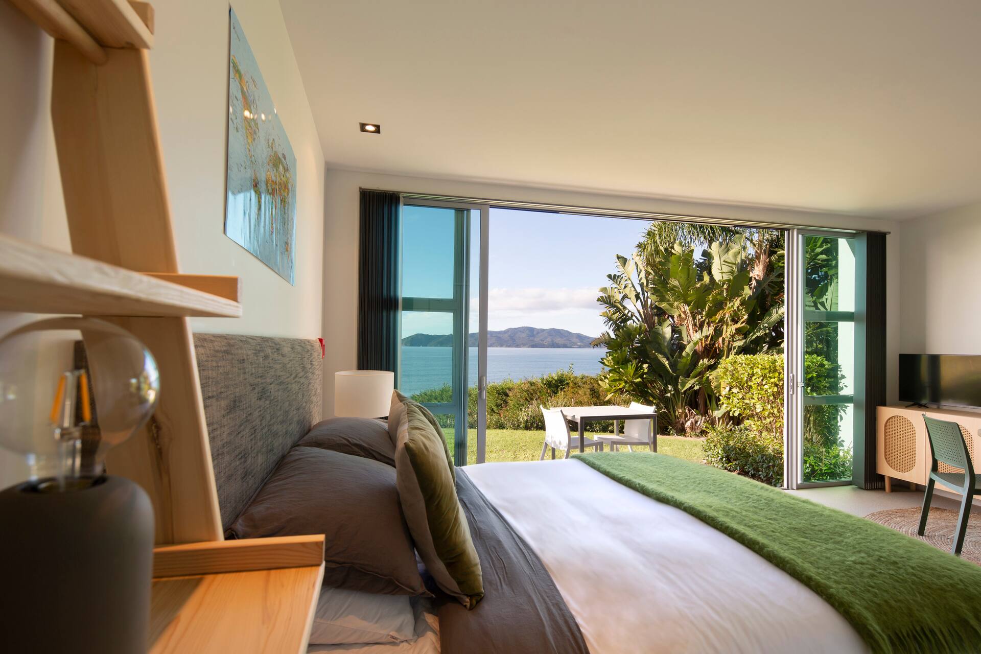 Cable Bay Surf Studio With Epic Ocean Views