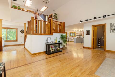 4Bdrm~EACHw/PRIVATEBathrms!