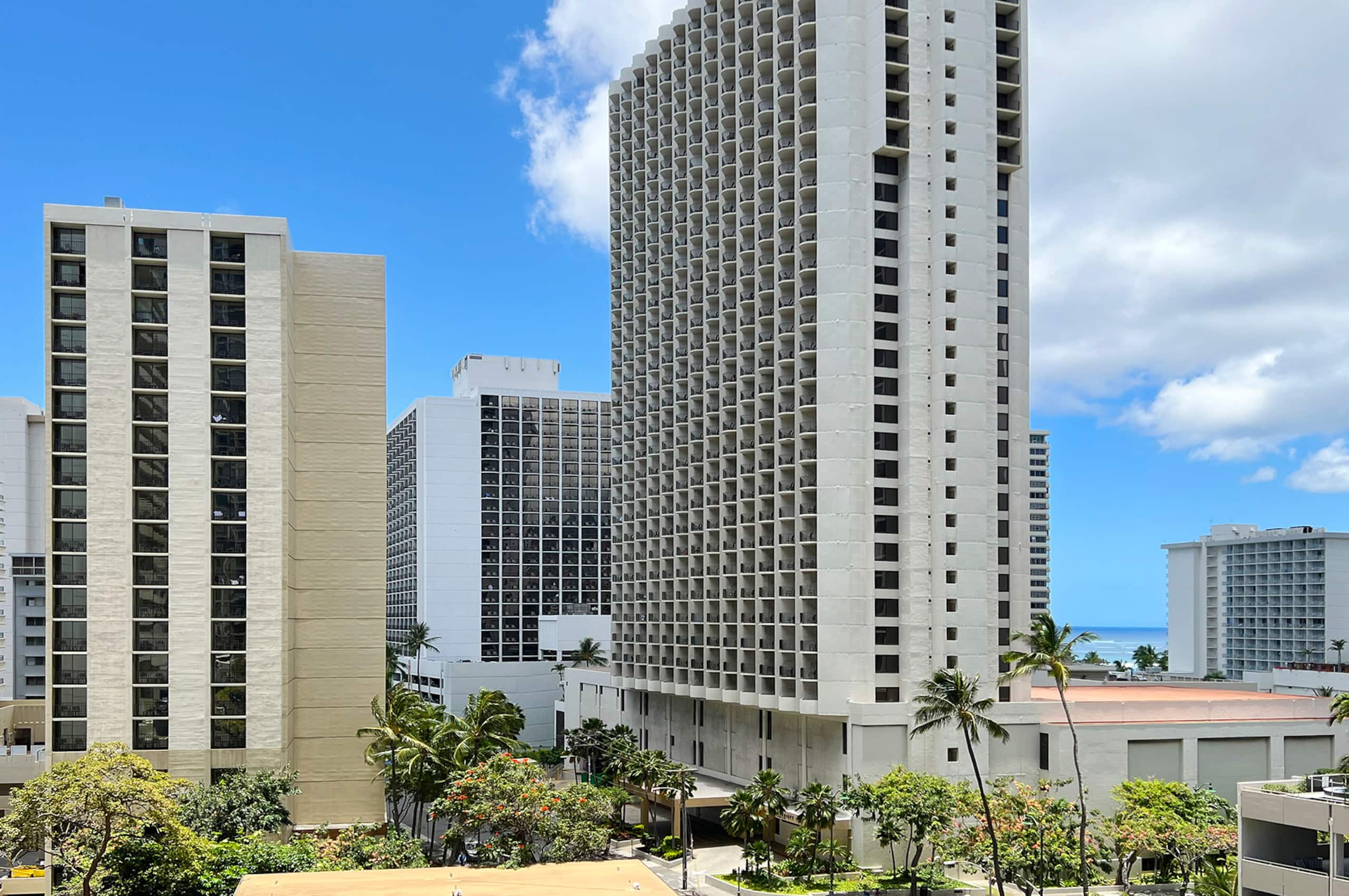 Condo in Honolulu · ★4.84 · 1 bedroom · 3 beds · 1 bath - Image 11