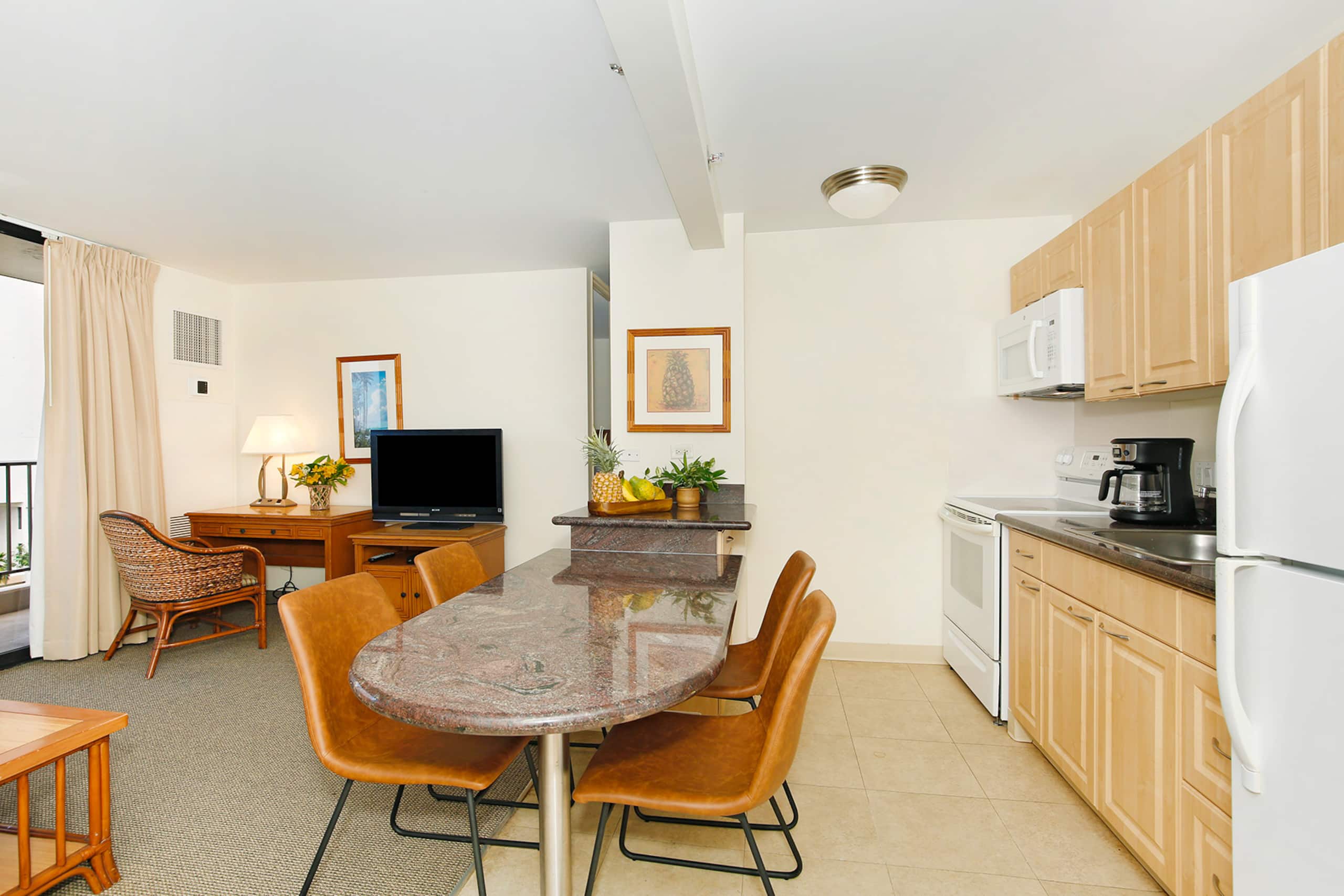 Condo in Honolulu · ★4.84 · 1 bedroom · 3 beds · 1 bath - Image 9