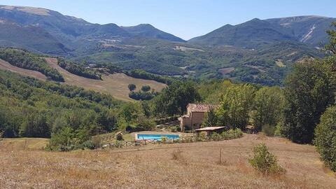 Luxury Villa with Pool, Stunning Location