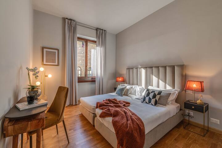 SANTO STEFANO’S MIRROR -2 Bedroom by Ponte Vecchio gallery image 3