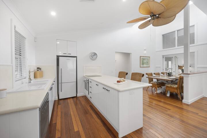 “The Riverhouse” Grand Villa gallery image 3