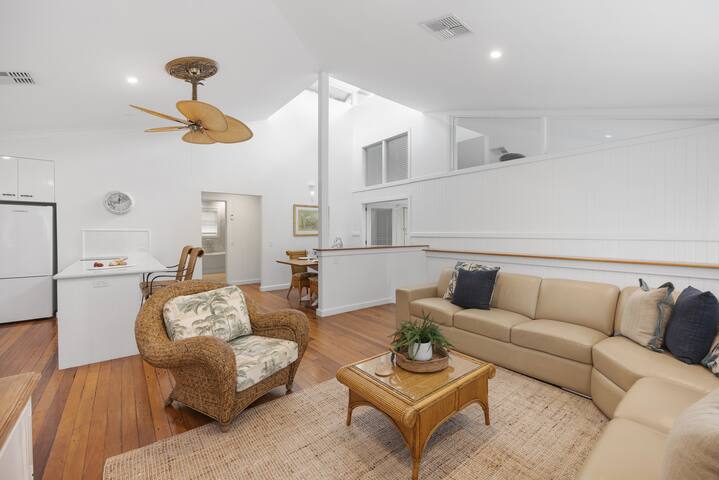 “The Riverhouse” Grand Villa gallery image 4