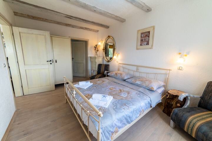 The master bedroom is connected directly to the master bathroom with a bathtub and sauna.
If necessary, a baby cot can be provided upon prior request.