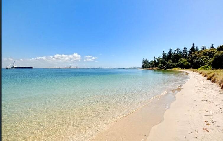 Silver Beach Penthouse gallery image 3