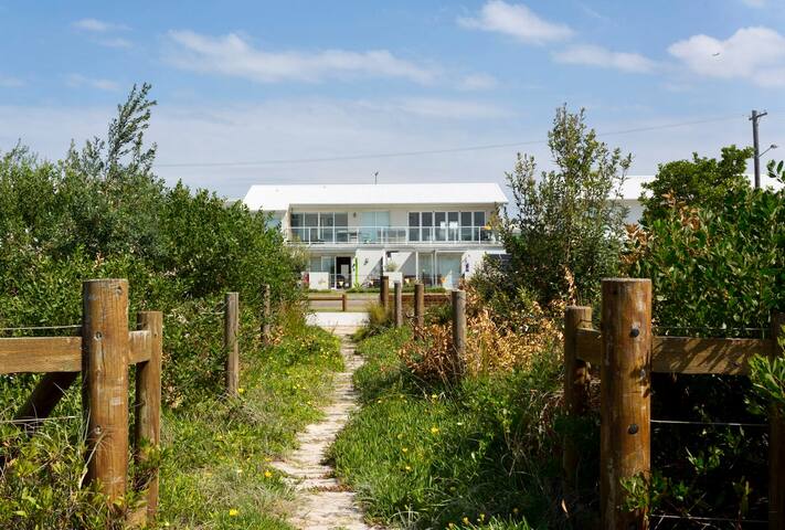 Silver Beach Penthouse gallery image 2