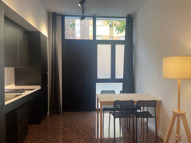 Top performing Airbnb: 2 Space 7 minutes away from the sea in Benimaclet