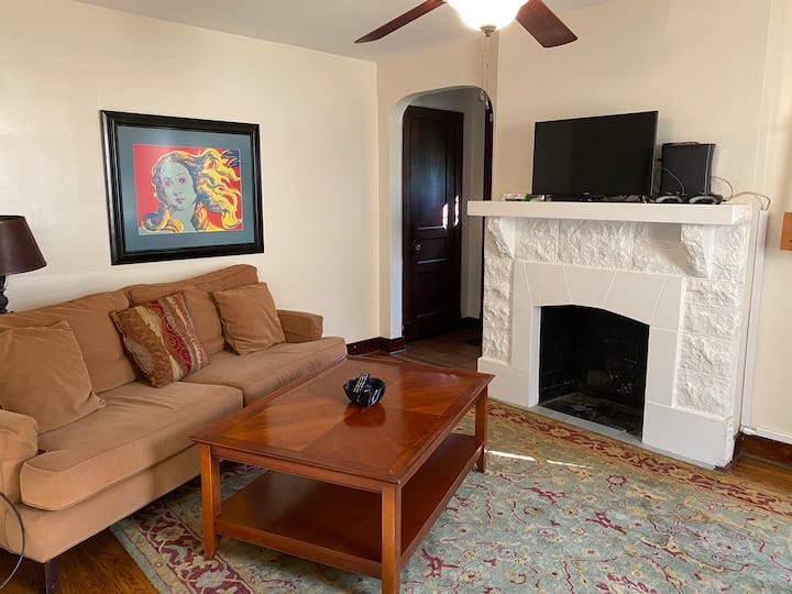 Eclectic East Nashville Cottage - Nashville, TN