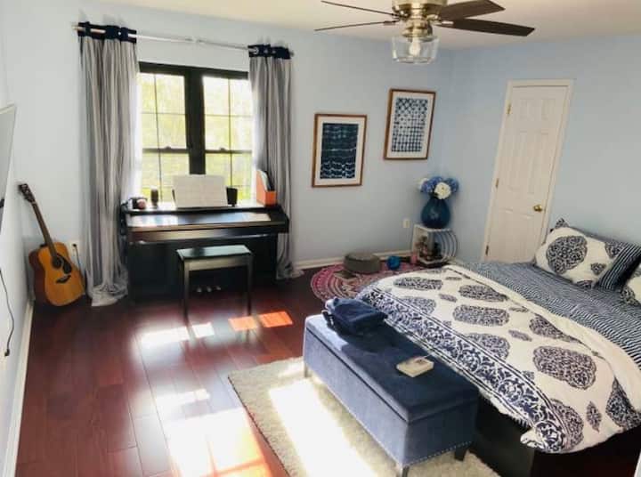 Spacious 3 Bd/bth Townhome With Deck And Fireplace - Burke, VA