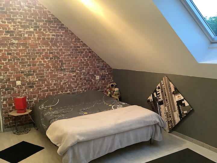 Bedroom 3: one double bed