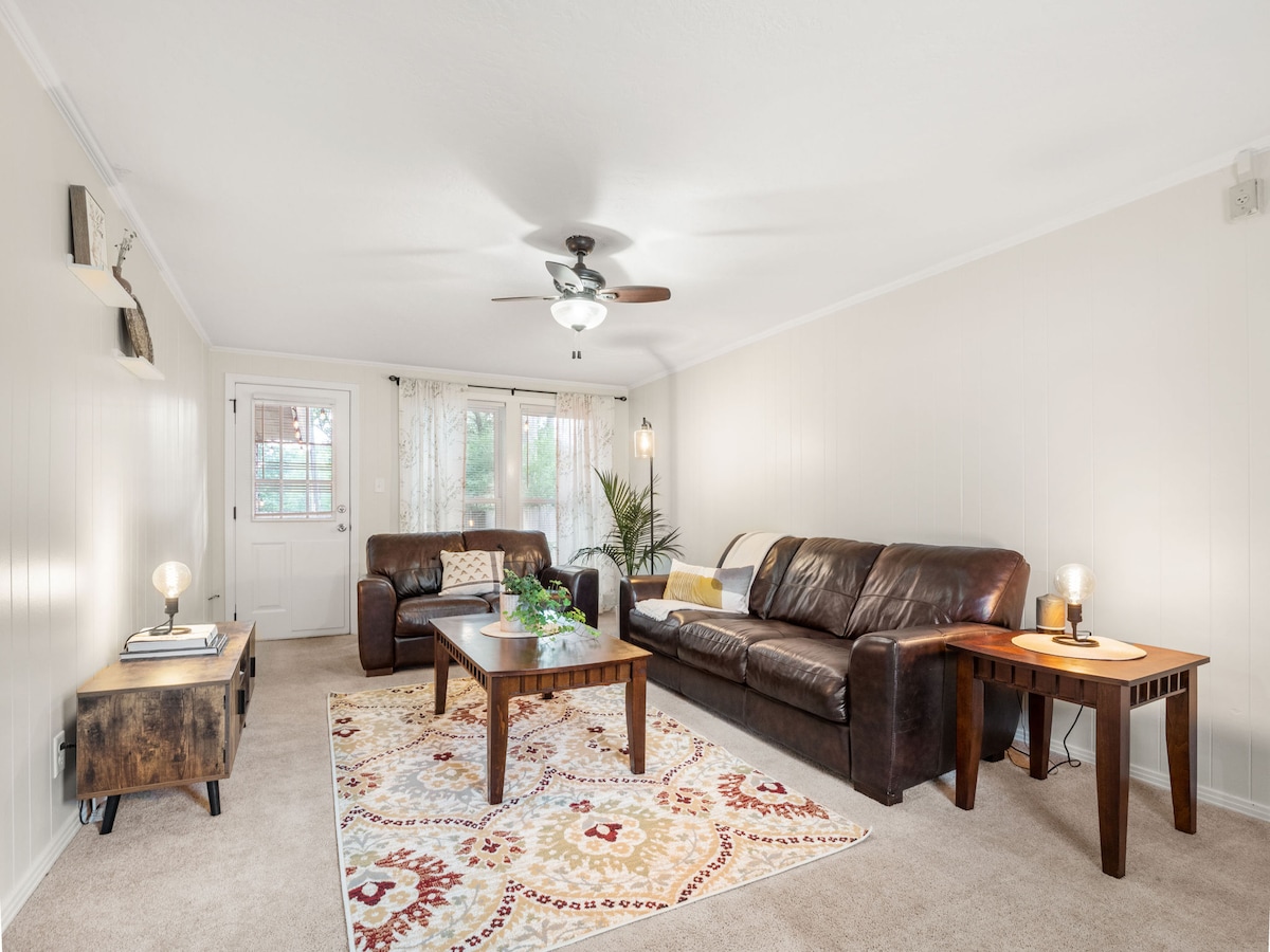 Quiet & Cozy 3 bedroom home Excellent location Houses for Rent in