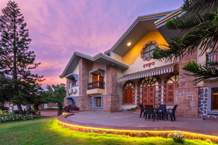 StoneMansion 7 Bedroom Villa, in Mahabaleshwar
