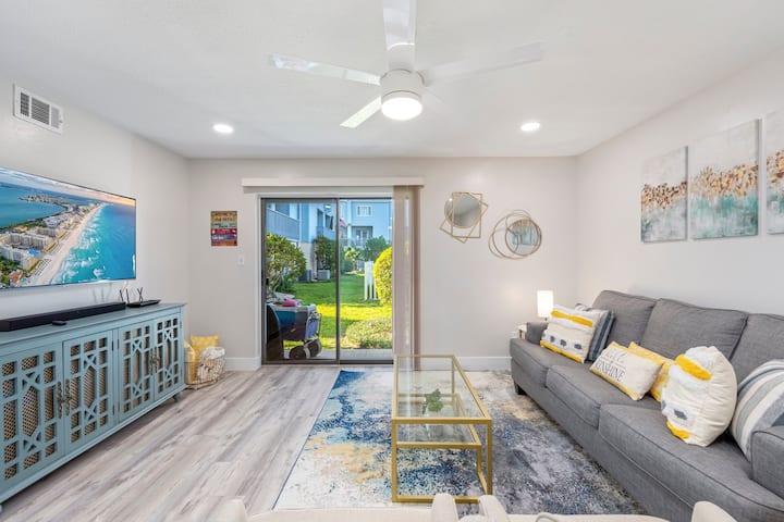Snow Birds-modern First Fl Condo - Fort Walton Beach, FL