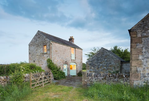 Top performing Airbnb: Secluded cottage in the Peak District in Bakewell