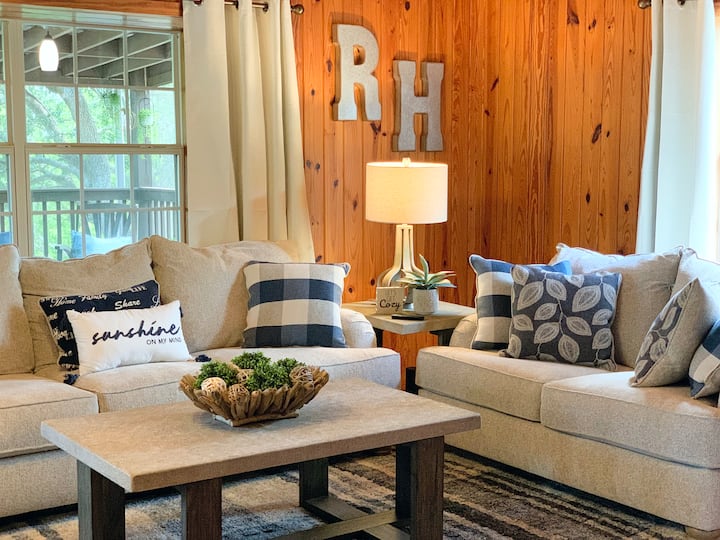 Goliad River House On The San Antonio River!! Vacation homes for