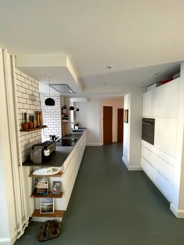 Big, bright & just renovated: Best location in CPH gallery image 4