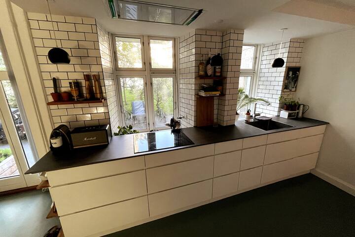 Big, bright & just renovated: Best location in CPH gallery image 3