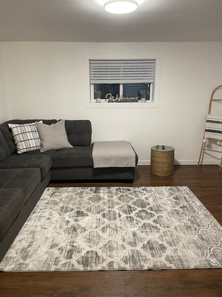 Cozy, Central, 2 Bedroom River Front Suite. - Kamloops