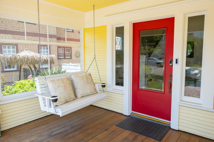 1 block from the beach spacious vacation home gallery image 2