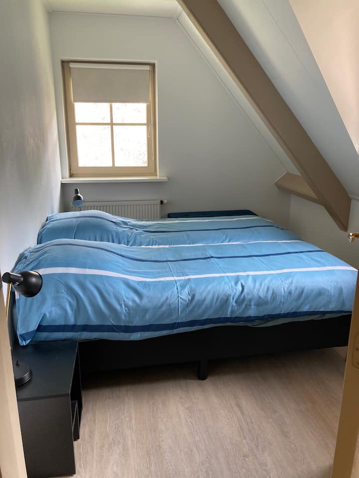 غرفة النوم 2