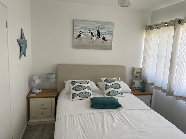 My Holiday Home -2 Bedroom Chalet, 10 Min To Beach - Pembrokeshire