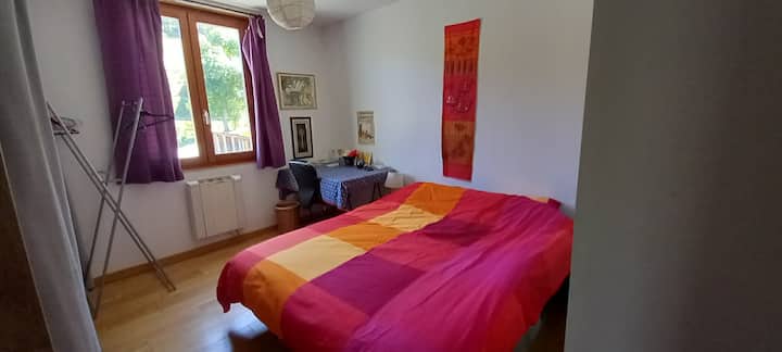 Chambre - lit 160 cm - rez de chaussée