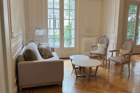 Top Airbnb: French-Style Apartment - Recoleta en Recoleta
