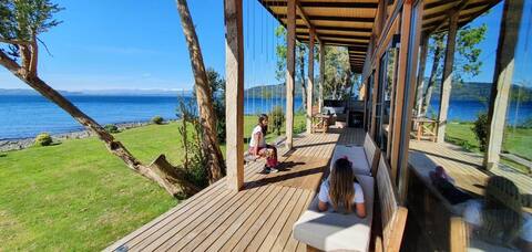 A spectacular house on the shore of Lake Rupanco.